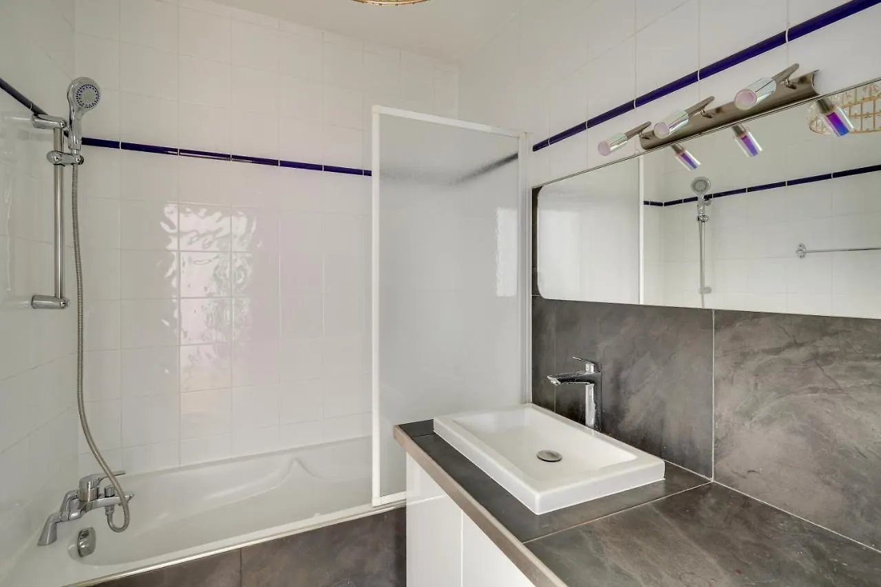 Beautiful Apartment For 8 People Paris